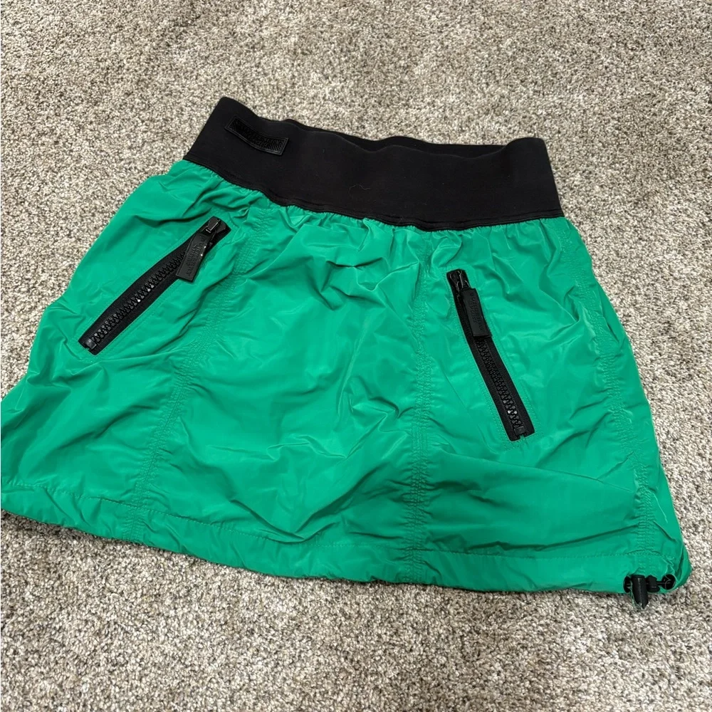 Burberry sport green mini skirt size 4 - Picture 3 of 6